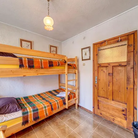 1-bedroom Garden Flat Apartamento *
