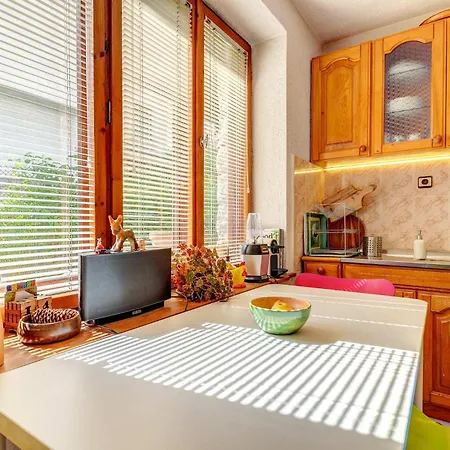 1-bedroom Garden Flat Apartamento